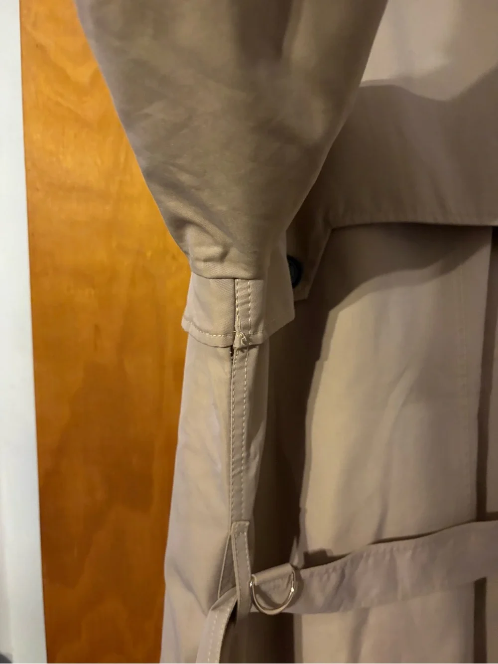 Burberry Beige Trench Coat with Vintage Check Lining - Picture 7 of 13